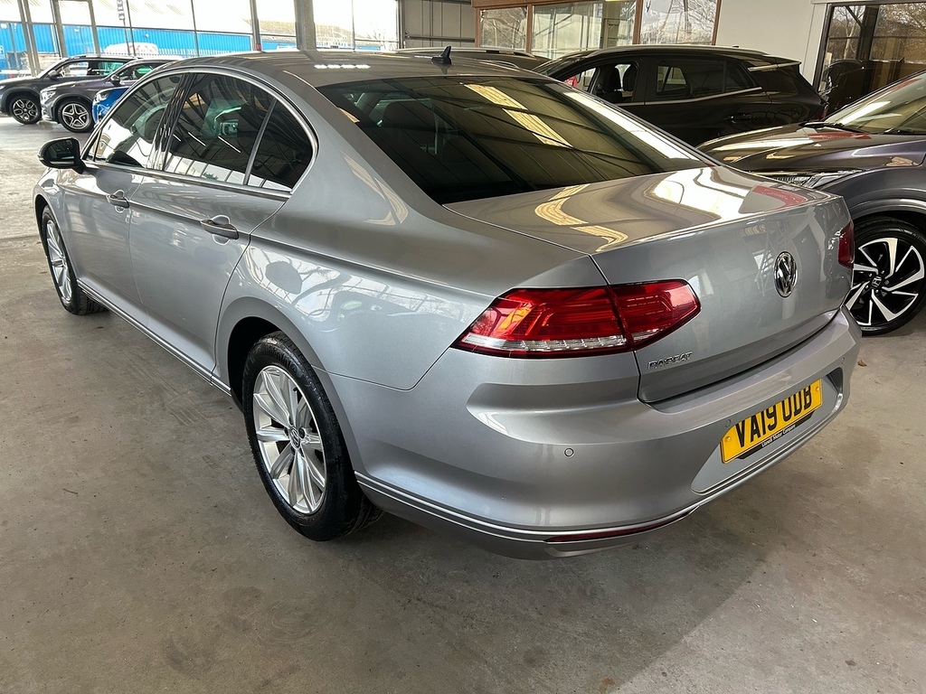 Volkswagen Passat 1.5 Tsi Evo Se Business Saloon Dsg Euro Silver #5