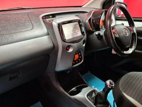 Toyota Aygo X -Press Vvt-i SB18NNU White #5
