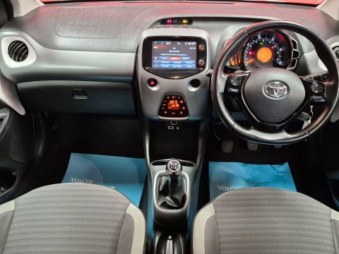 Toyota Aygo X -Press Vvt-i SB18NNU White #6