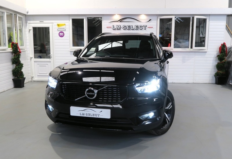 Volvo XC40 B4 R-design 195 Black