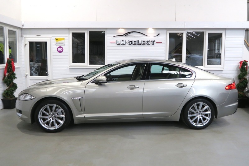 Jaguar XF D V6 Premium Luxury Gold