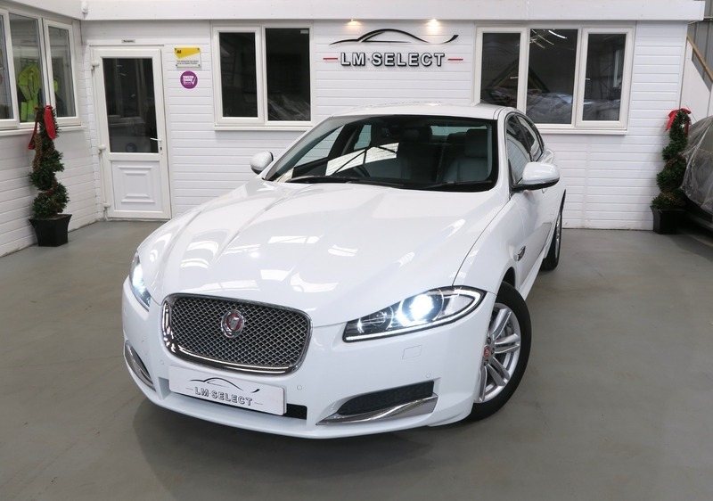 Jaguar XF D V6 Luxury 245 White #3