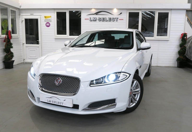 Jaguar XF D V6 Luxury 245 White #2