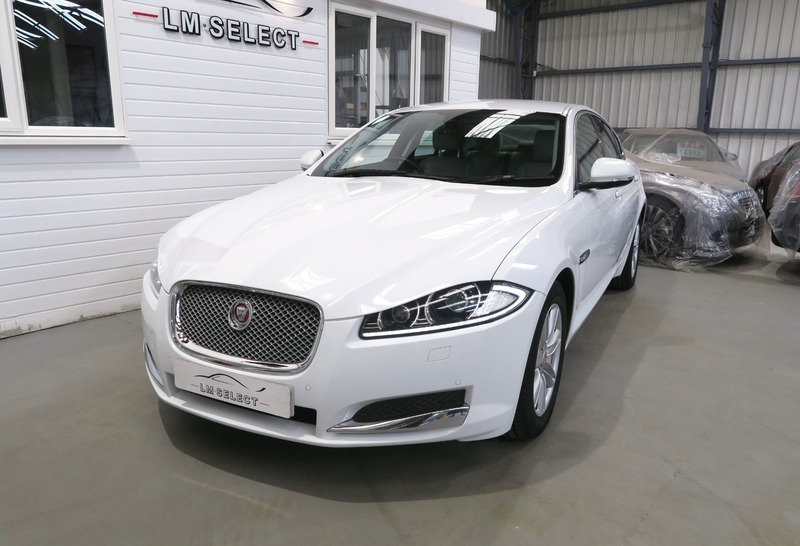 Jaguar XF D V6 Luxury 245 White #4