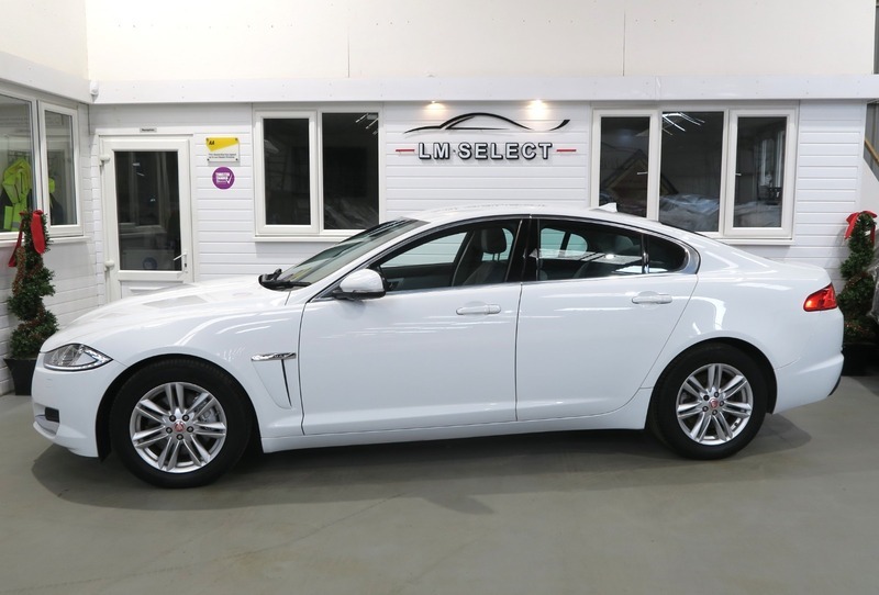 Jaguar XF D V6 Luxury 245 White