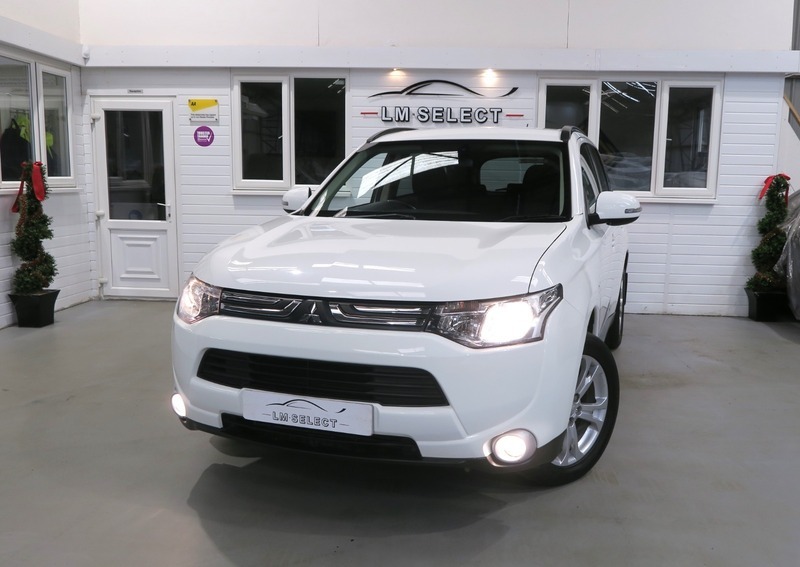 Mitsubishi Outlander Di-d Gx 3 150 White #2