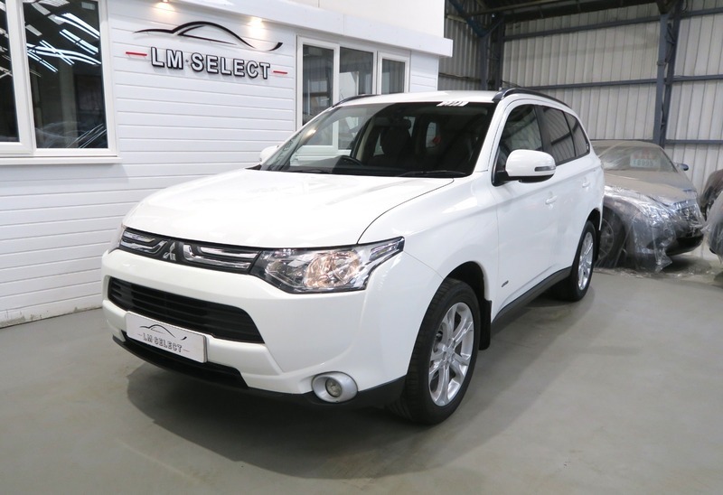 Mitsubishi Outlander Di-d Gx 3 150 White #5