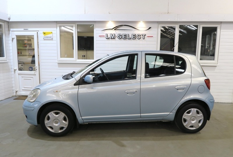 Toyota Yaris Vvti Blue 67 Blue