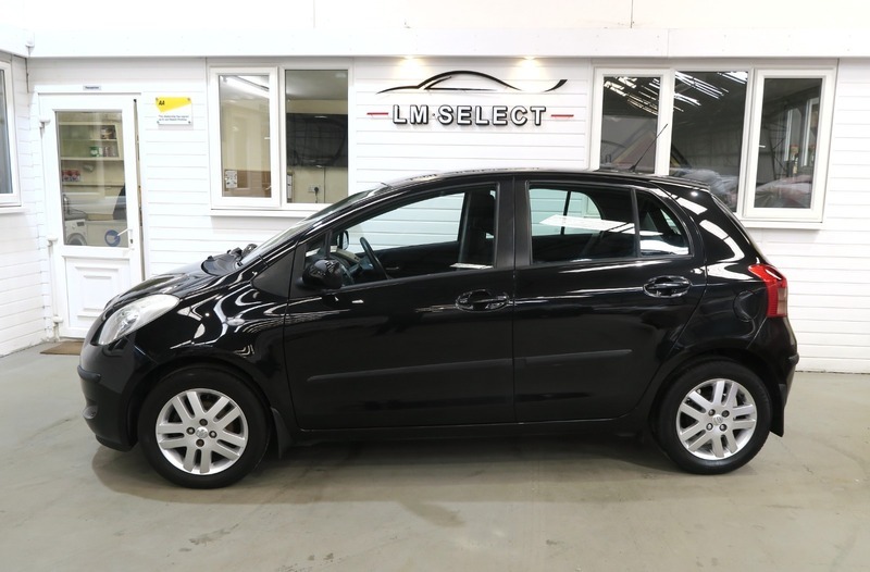 Toyota Yaris Tr 87 Black