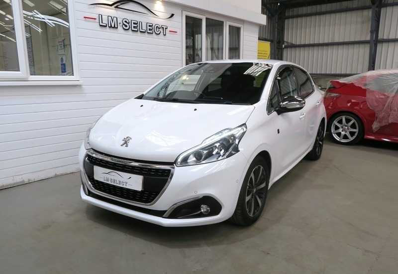 Peugeot 208 Bluehdi S S Tech FM19CKE White #4