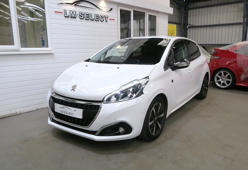 Peugeot 208 Bluehdi S S Tech FM19CKE White #5