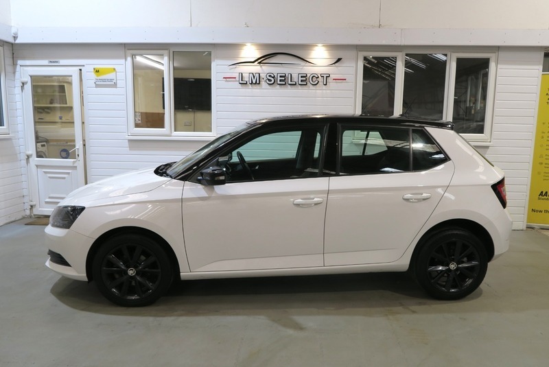 Skoda Fabia Colour Edition Tsi 90 White