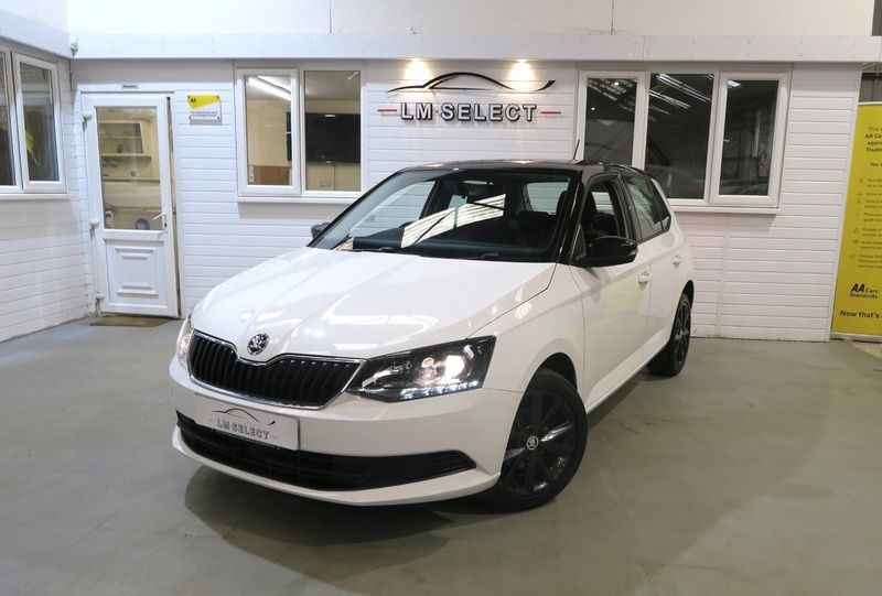 Skoda Fabia Colour Edition Tsi 90 YH16UVV White #2
