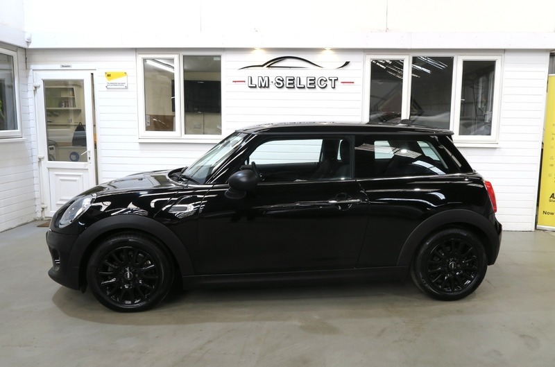 Mini Hatch D 95 Black