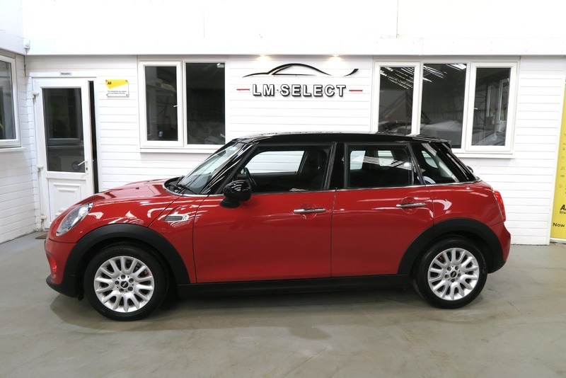 Mini Hatch 135 Red