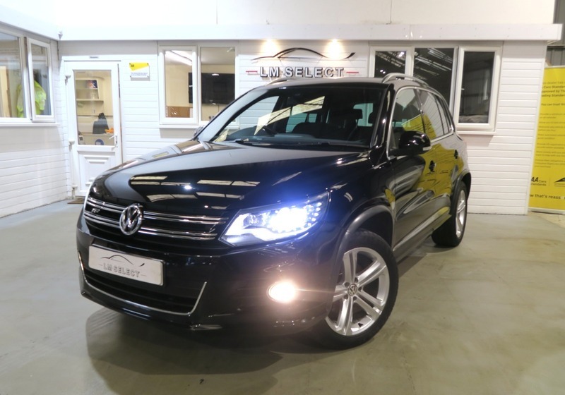 Volkswagen Tiguan R Line Tdi Bluemotion BN13EZE Black #2