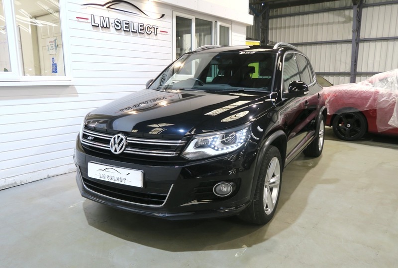 Volkswagen Tiguan R Line Tdi Bluemotion BN13EZE Black #4