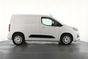 Vauxhall Combo-e Life 100Kw Pro 52Kwh NV74EVX White #4