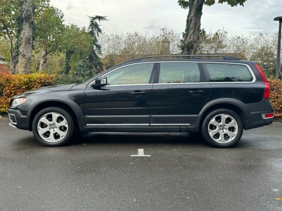 Volvo XC70 2.0 D3 Se Lux Black #2
