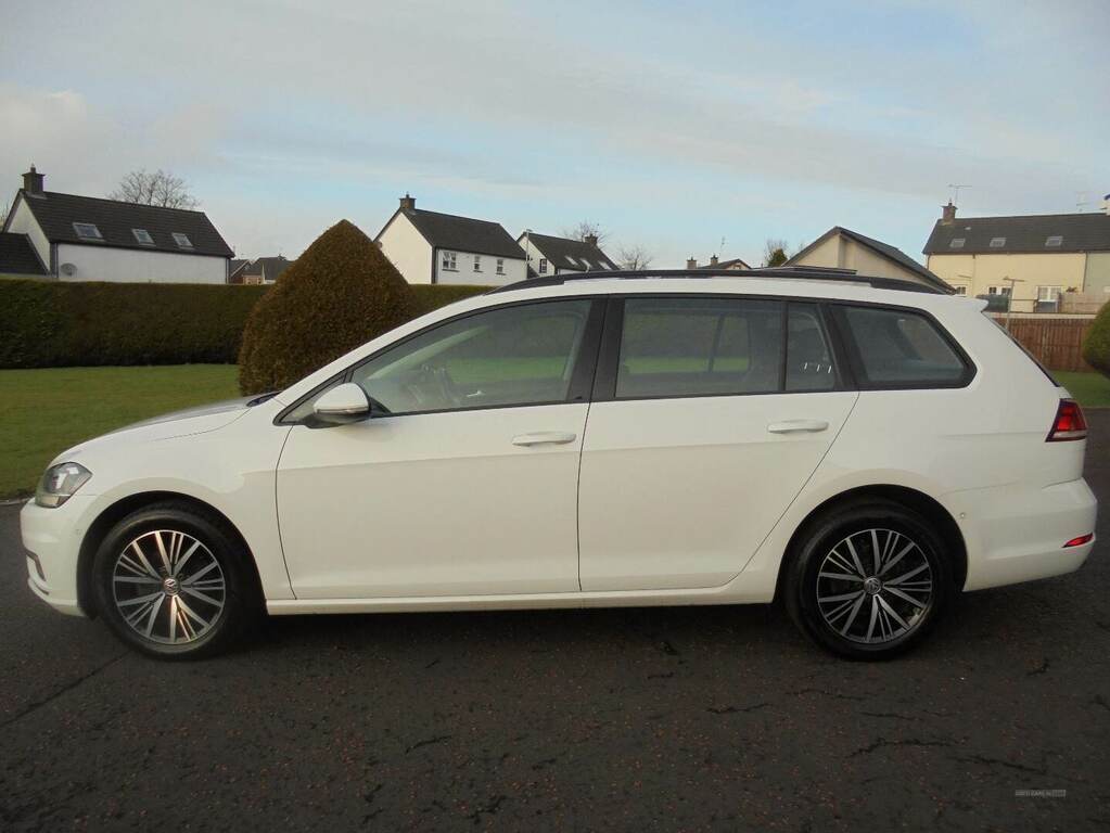 Volkswagen Golf 1.6 Tdi Se Nav WP68GYD White #5