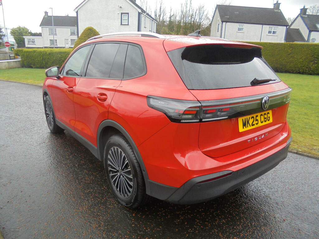Volkswagen Tiguan 2.0 Tdi Match Dsg MK25CGG Red #6