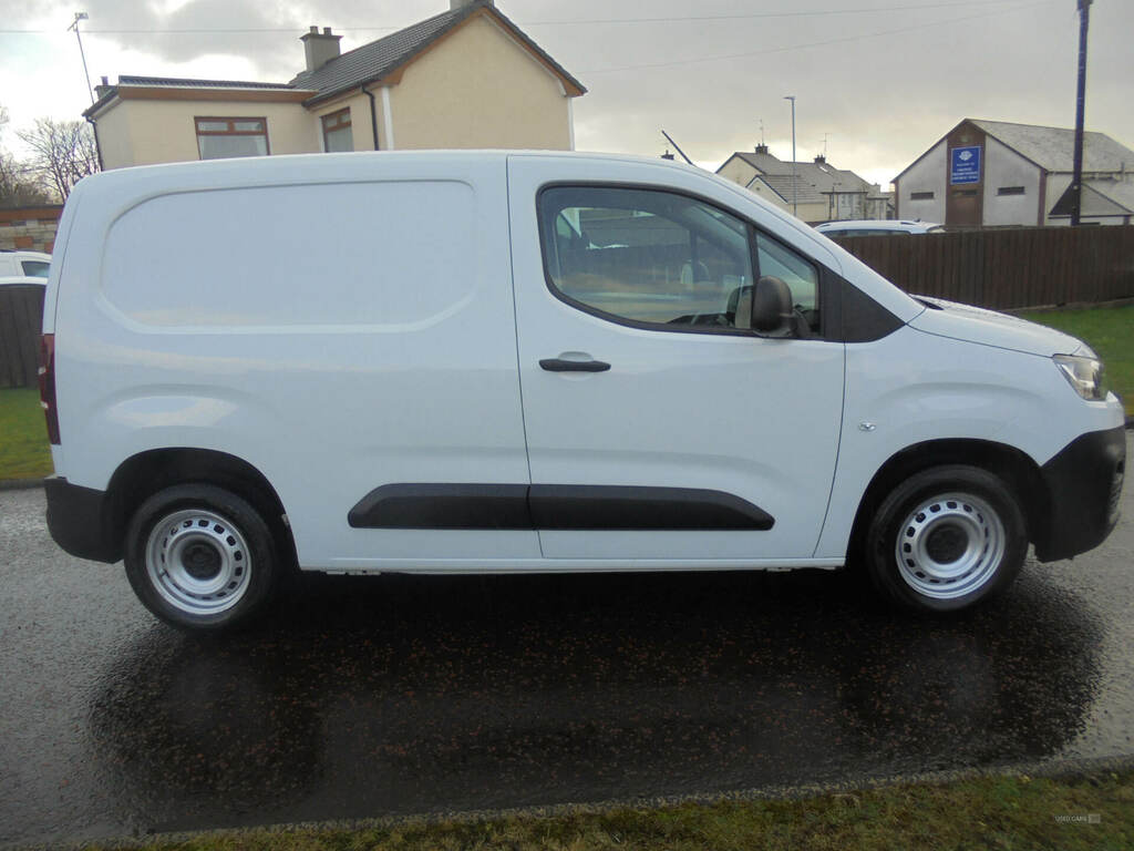 Citroen Berlingo 1.5 Bluehdi 650Kg Enterprise Ed 100Ps 6 Spd S S FD23OUJ White #2