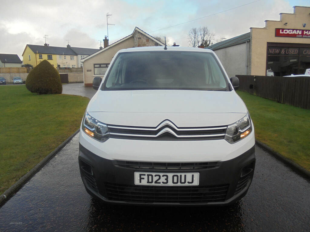 Citroen Berlingo 1.5 Bluehdi 650Kg Enterprise Ed 100Ps 6 Spd S S FD23OUJ White #3