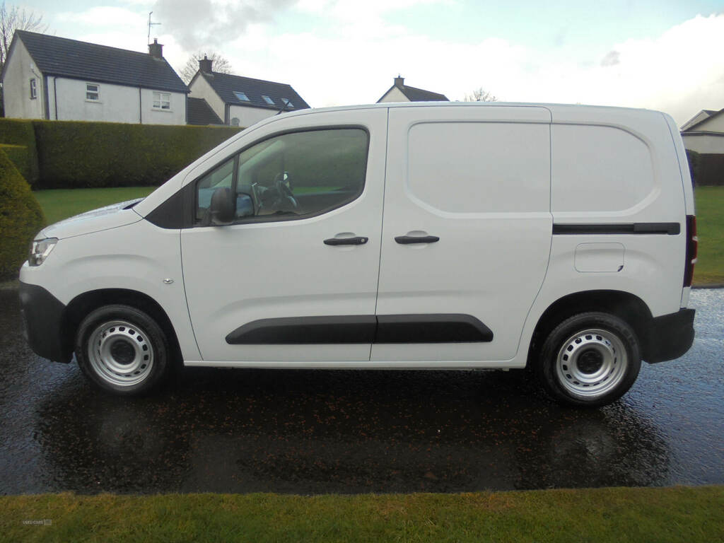 Citroen Berlingo 1.5 Bluehdi 650Kg Enterprise Ed 100Ps 6 Spd S S FD23OUJ White #5