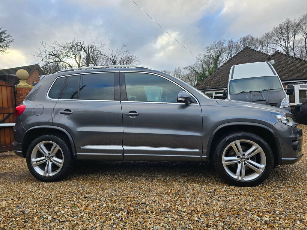 Volkswagen Tiguan 2.0 Tdi Bluemotion Tech R-line Edition Dsg 4Wd Eur MW65TXM Grey #2