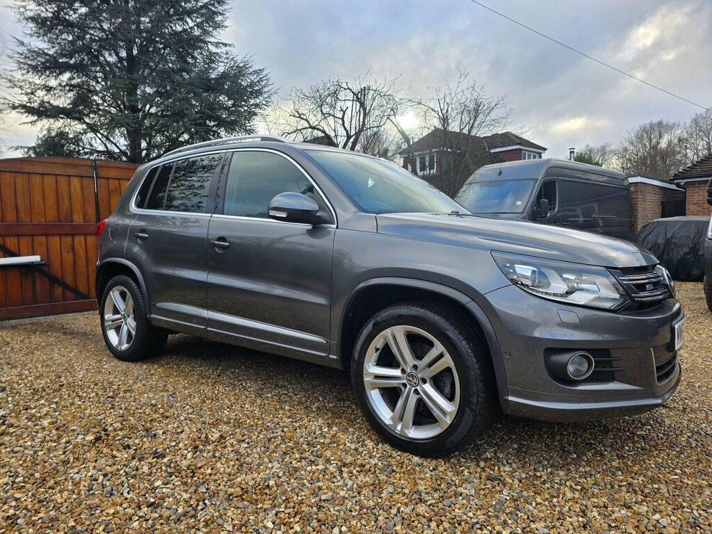 Volkswagen Tiguan 2.0 Tdi Bluemotion Tech R-line Edition Dsg 4Wd Eur Grey