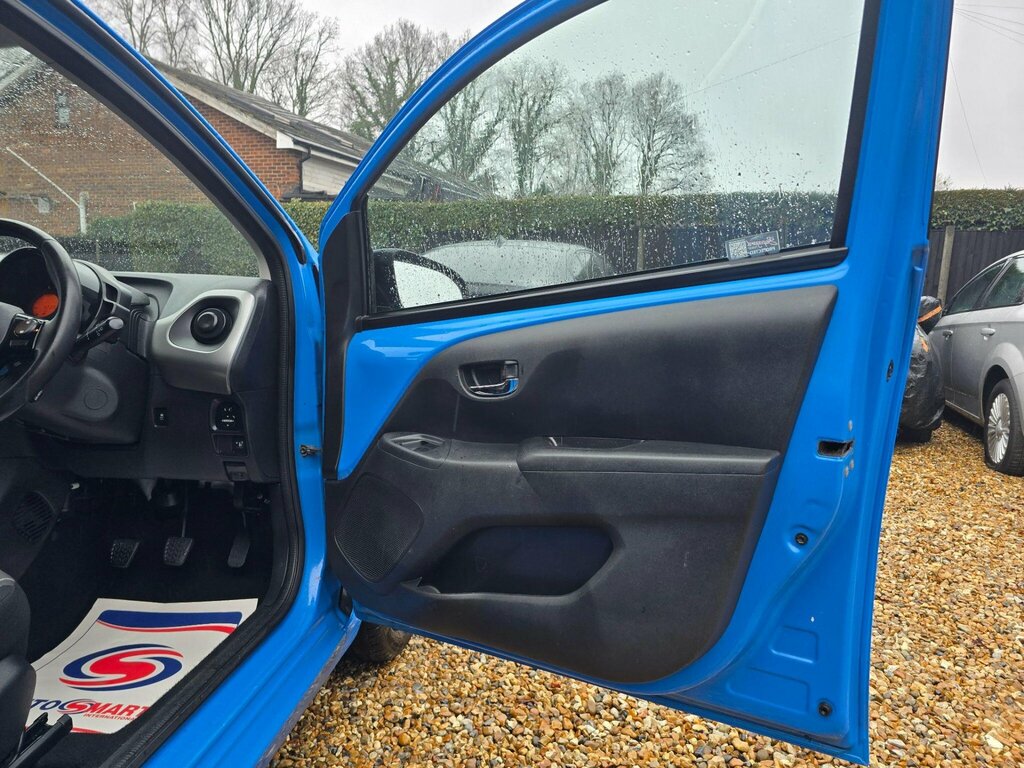Peugeot 108 1.2 Puretech Allure Euro 6 AV66LJJ Blue #6