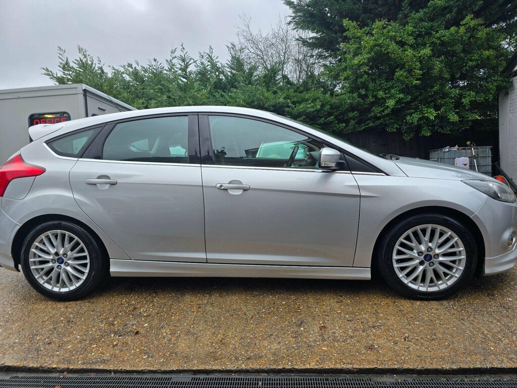 Ford Focus 1.6 Tdci Zetec S Euro 5 Ss FL12HYC Silver #2