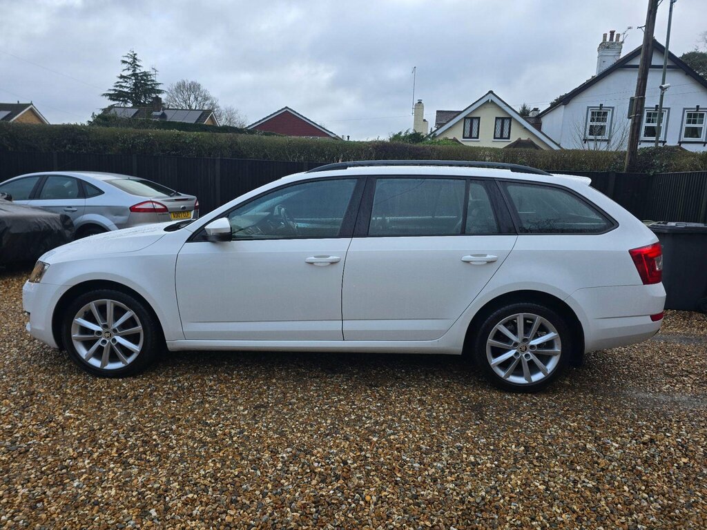 Skoda Octavia 1.6 Tdi Elegance Dsg Euro 5 Ss White #3