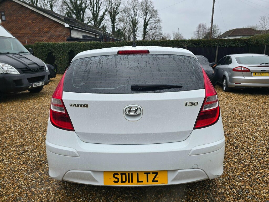 Hyundai I30 1.4 Comfort Euro 5 White #4