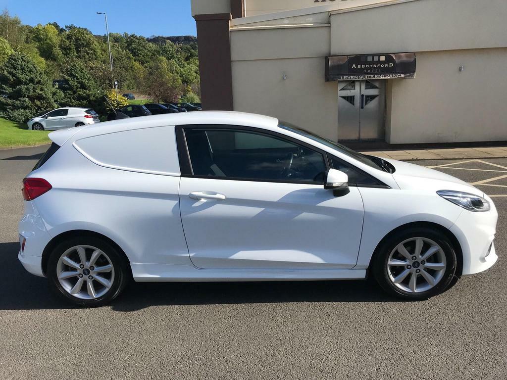 Ford Fiesta Van 1.5 Tdci Sport Euro 6 S S YS19NFT White #2