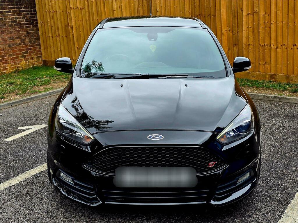 Ford Focus Hatchback 2.0 T Ecoboost St-3 2018 TJ67CDJ Black #2