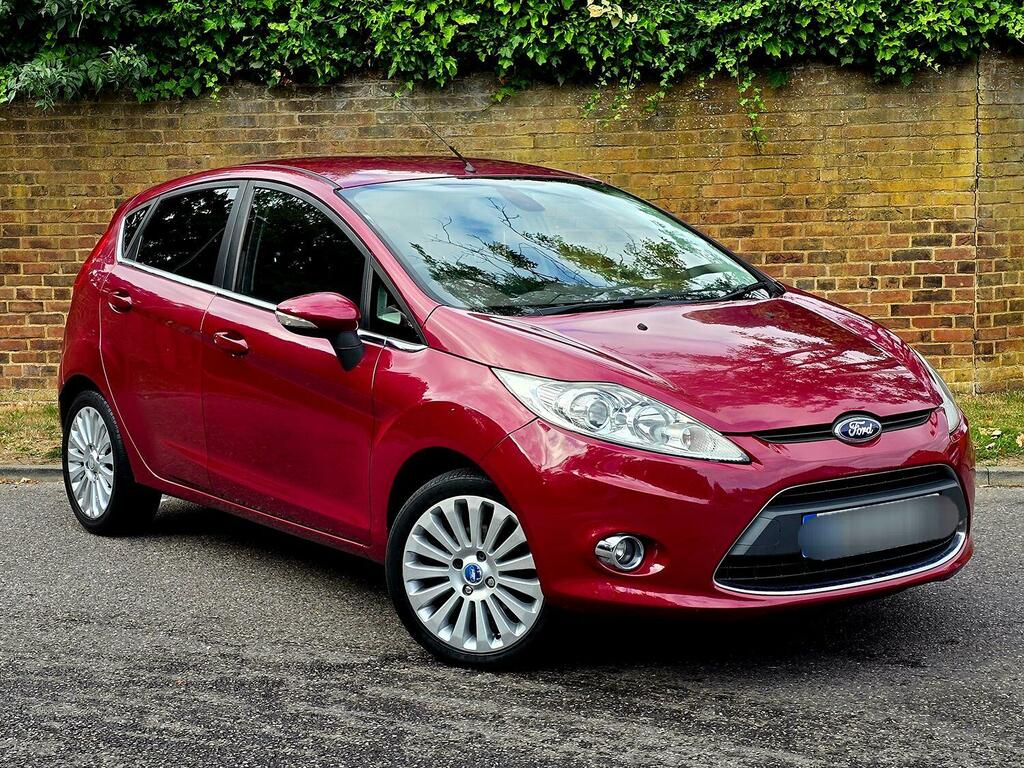 Ford Fiesta Hatchback 1.4 Titanium 2010 Red