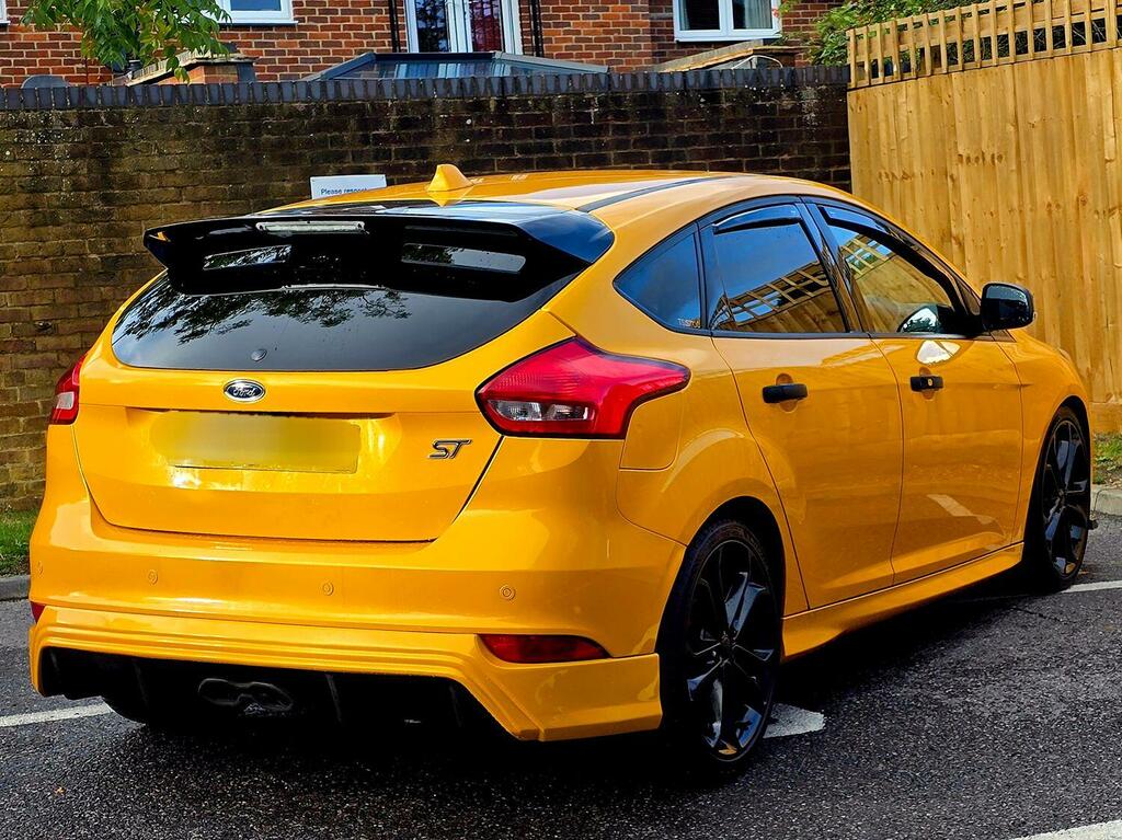 Ford Focus Hatchback 2.0 T Ecoboost St-3 2016 BG16OSE Yellow #4