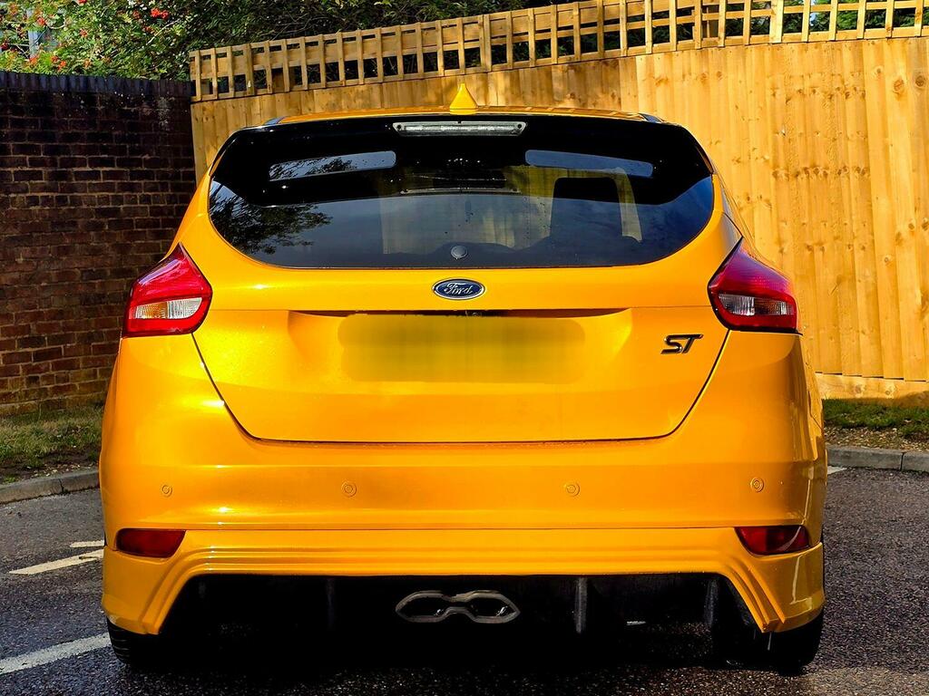 Ford Focus Hatchback 2.0 T Ecoboost St-3 2016 BG16OSE Yellow #2