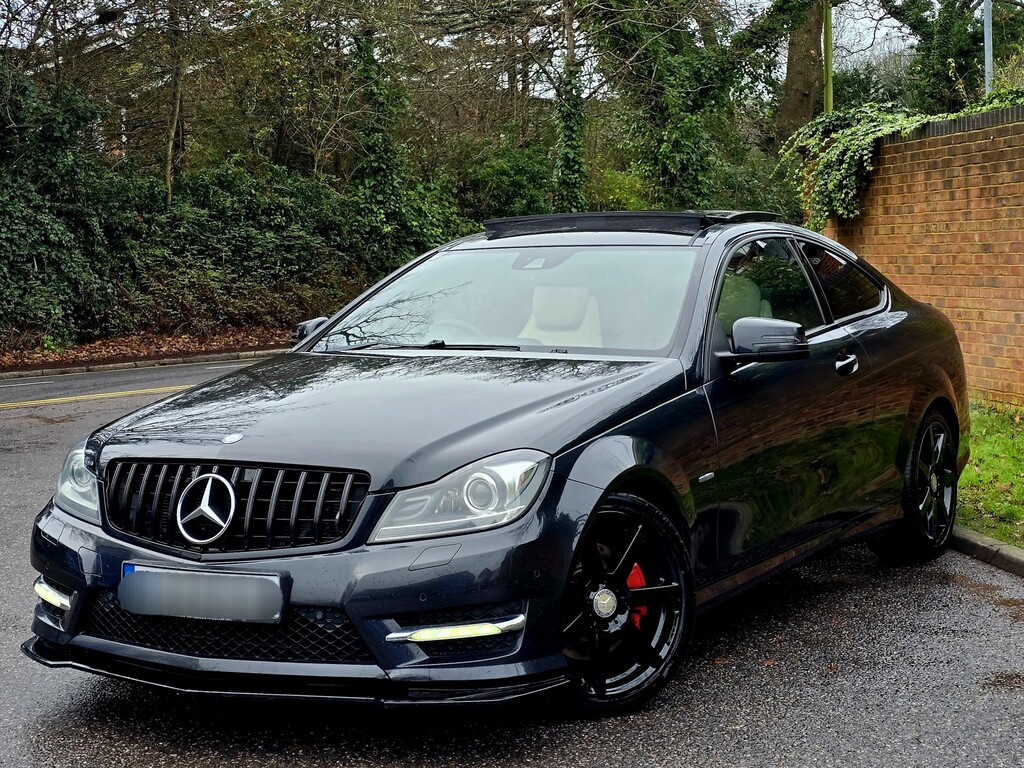 Mercedes-Benz C Class Coupe 3.5 C350 V6 Blueefficiency Amg Sport 2011 YT61TSY Black #2