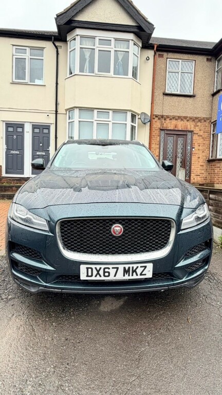 Jaguar F-Pace 2.0 P250i Portfolio Green