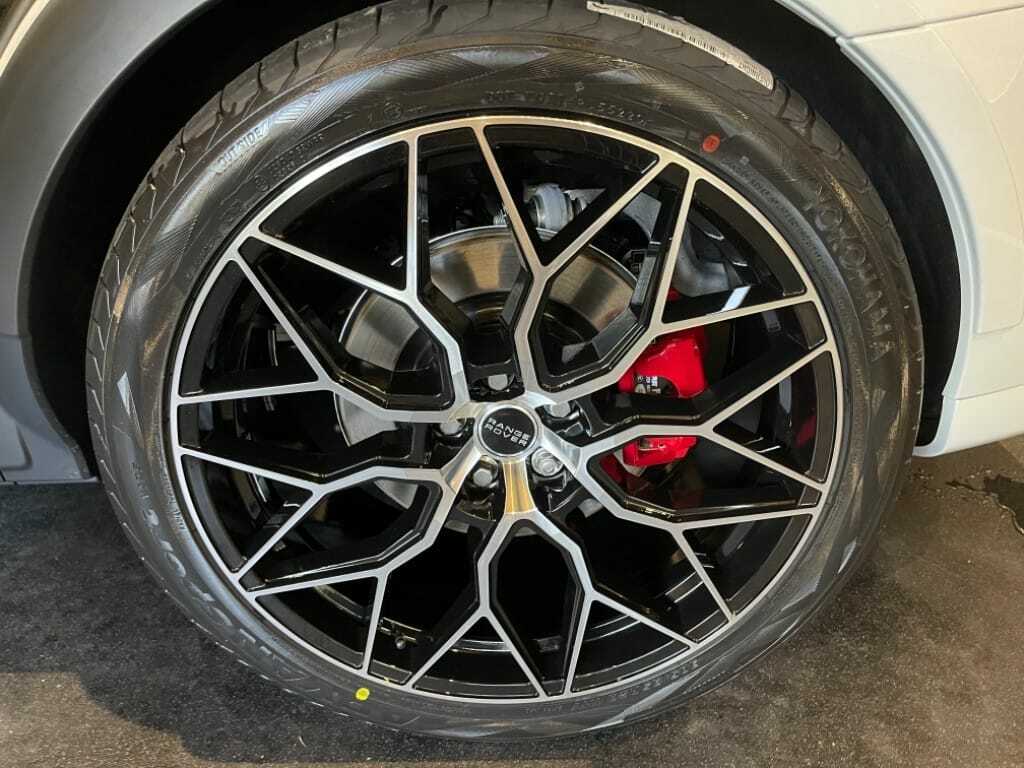 Land Rover Range Rover Sport Svr CN71OMG White #6