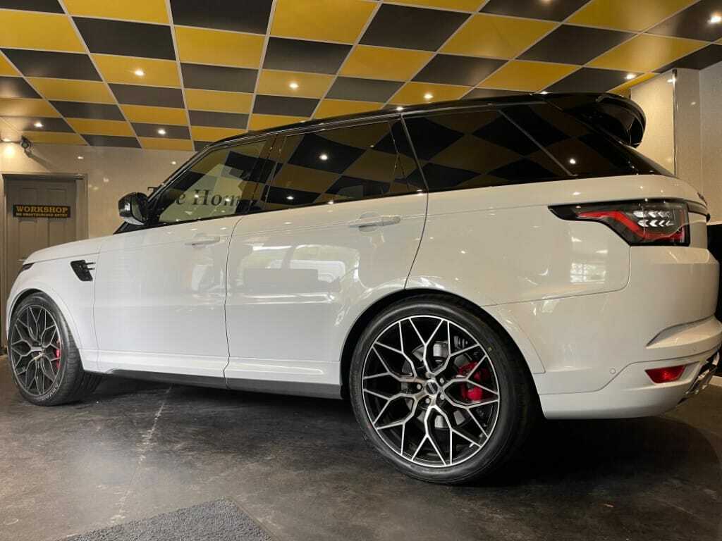 Land Rover Range Rover Sport Svr CN71OMG White #2