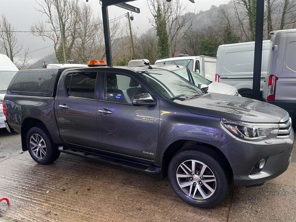 Toyota HILUX Invincible 4Wd D-4d Dcb Grey #4