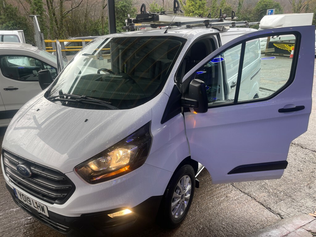 Ford Transit Custom 320 L1 H1 Air-con Rear Internal Workshop YO19LHW White #4