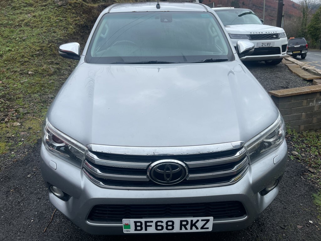 Toyota HILUX Invincible 4Wd D-4d Dcb BF68RKZ Silver #3