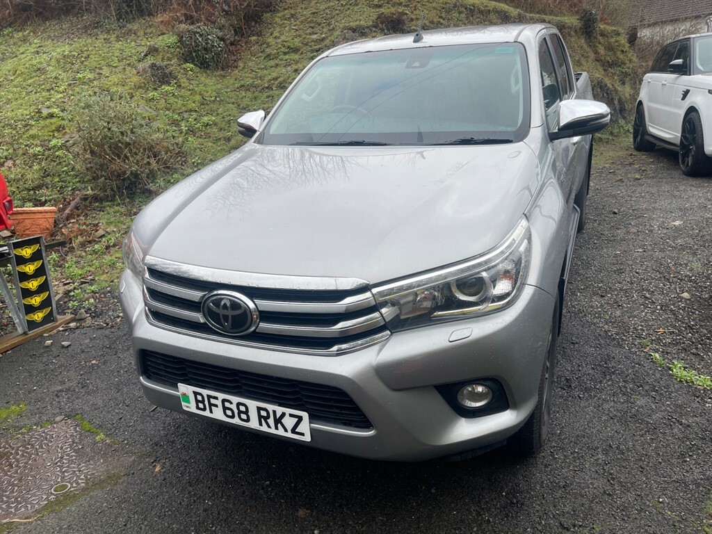 Toyota HILUX Invincible 4Wd D-4d Dcb BF68RKZ Silver #4