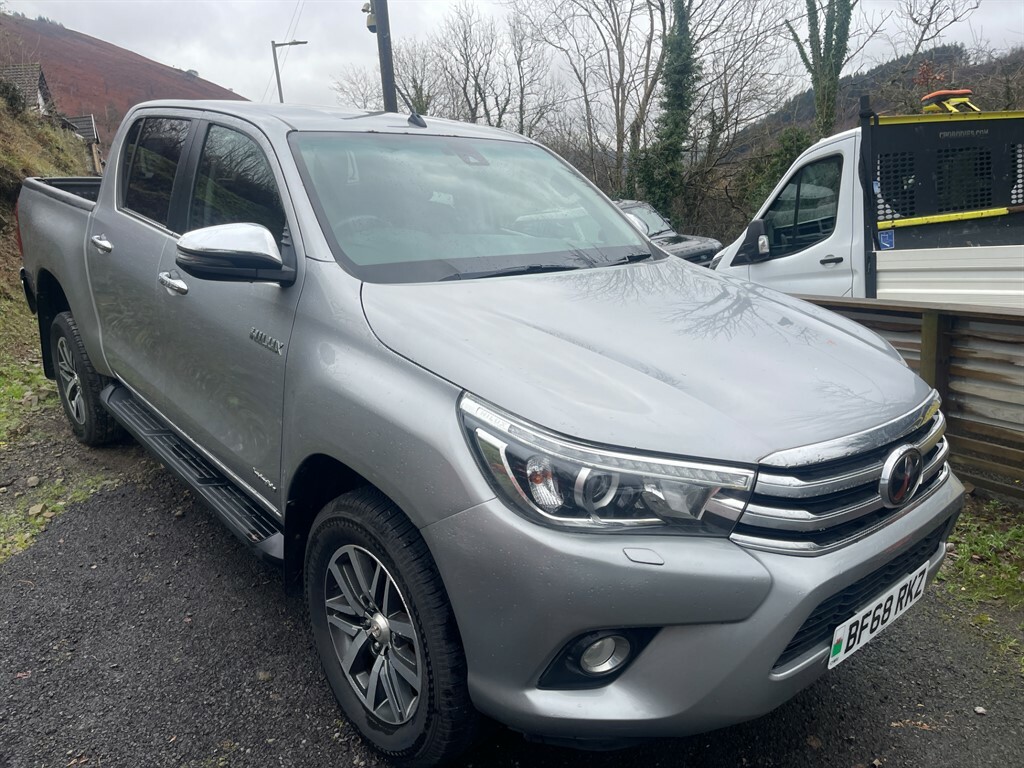 Toyota HILUX Invincible 4Wd D-4d Dcb Silver