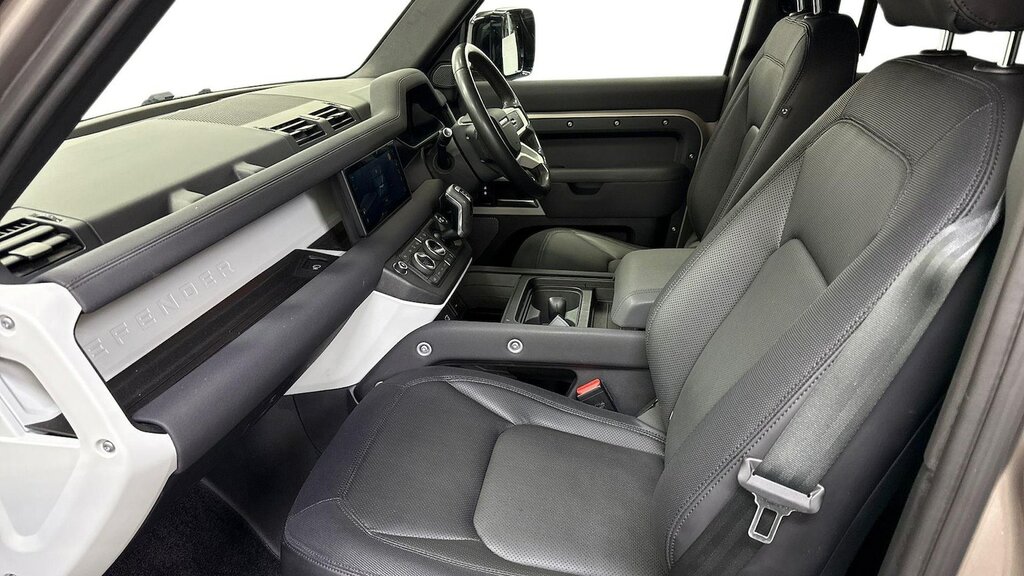 Land Rover Defender 110 3.0 D250 X-dynamic Se 110 6 Seat XRZ4532 Brown #3