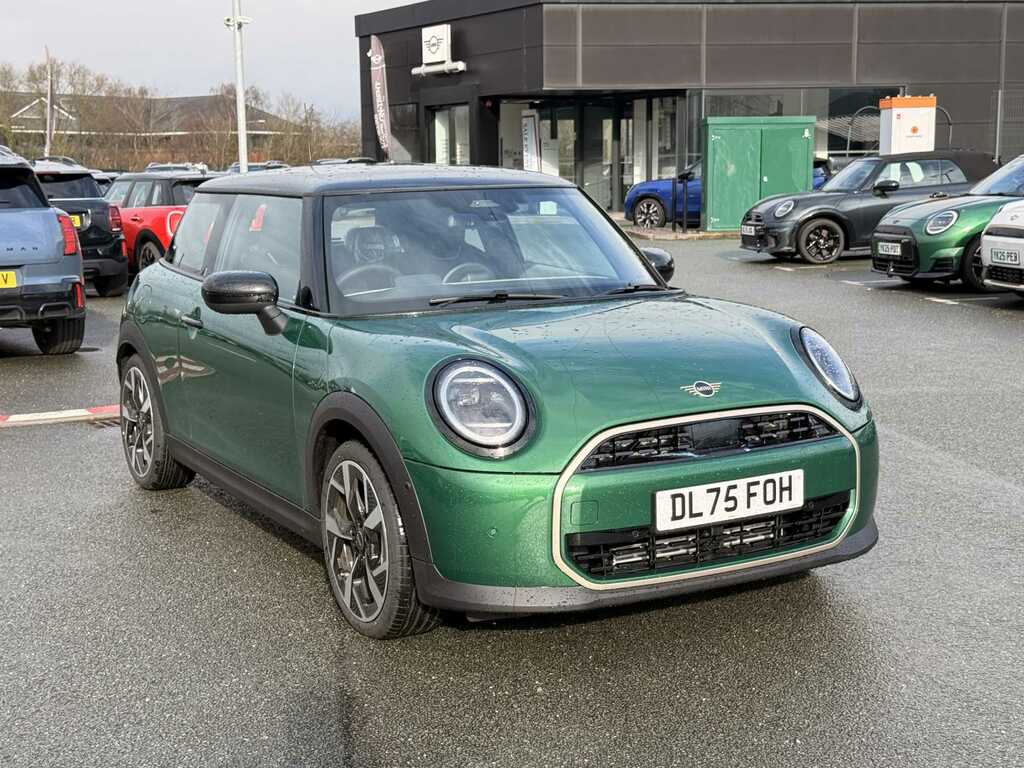 Mini Hatch 1.5 C Exclusive Level 1 Green